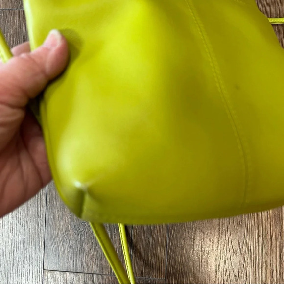 ILI New York Midi Sac Style in Pear - Picture 7 of 10